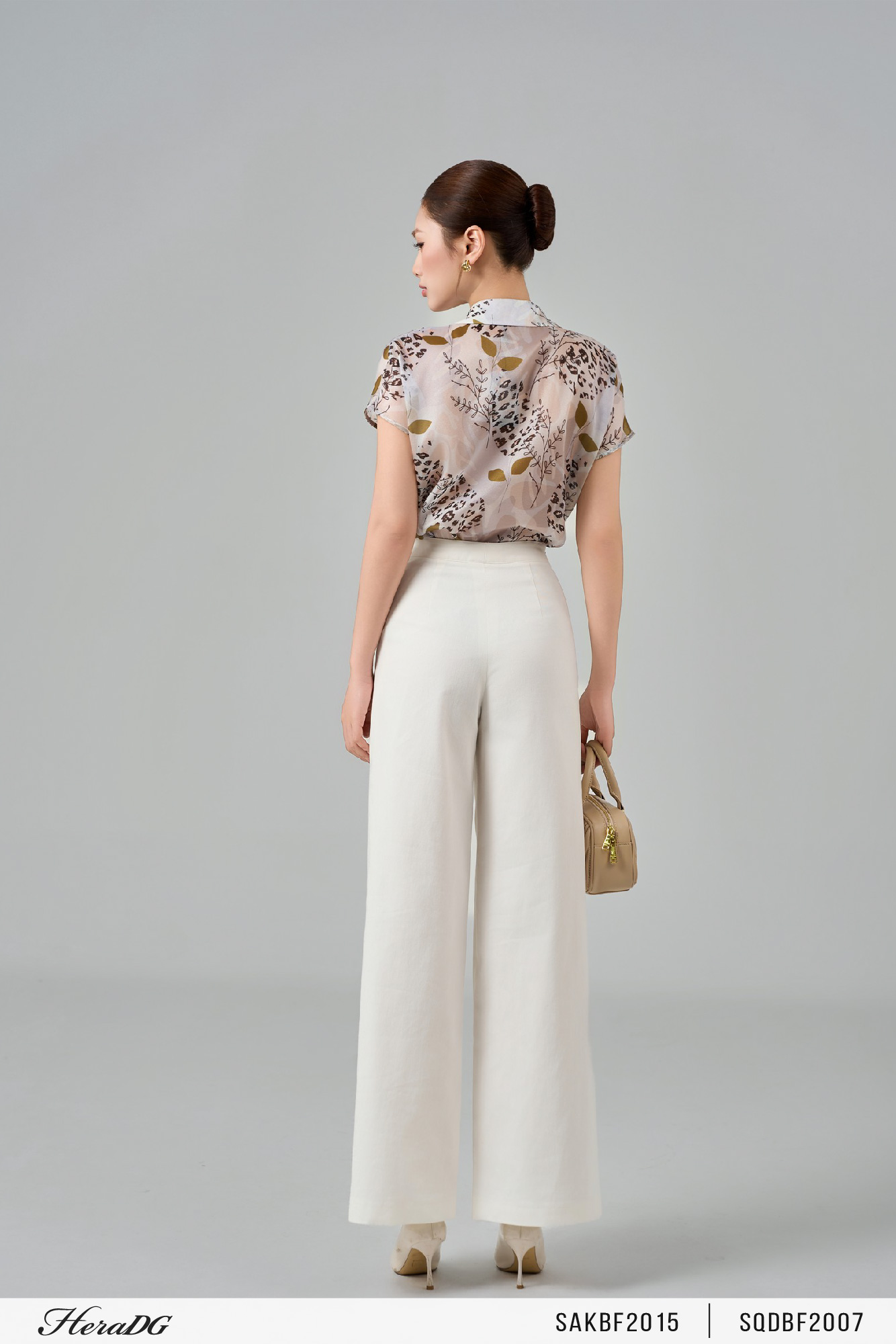 Ảnh của Áo kiểu cổ đức